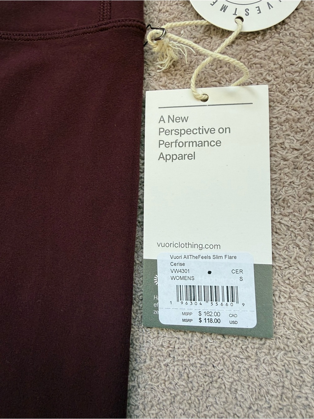 Vuori - AllTheFeels Slim Flare - CERISE - NWT - Picture 5 of 7
